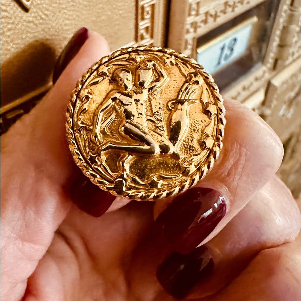 Vintage Gold Tone Baccus Cocktail Ring